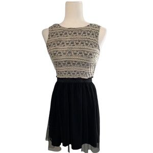 Lots of Love by Speechless Off White and Black Tulle Sleeveless Dress - Small